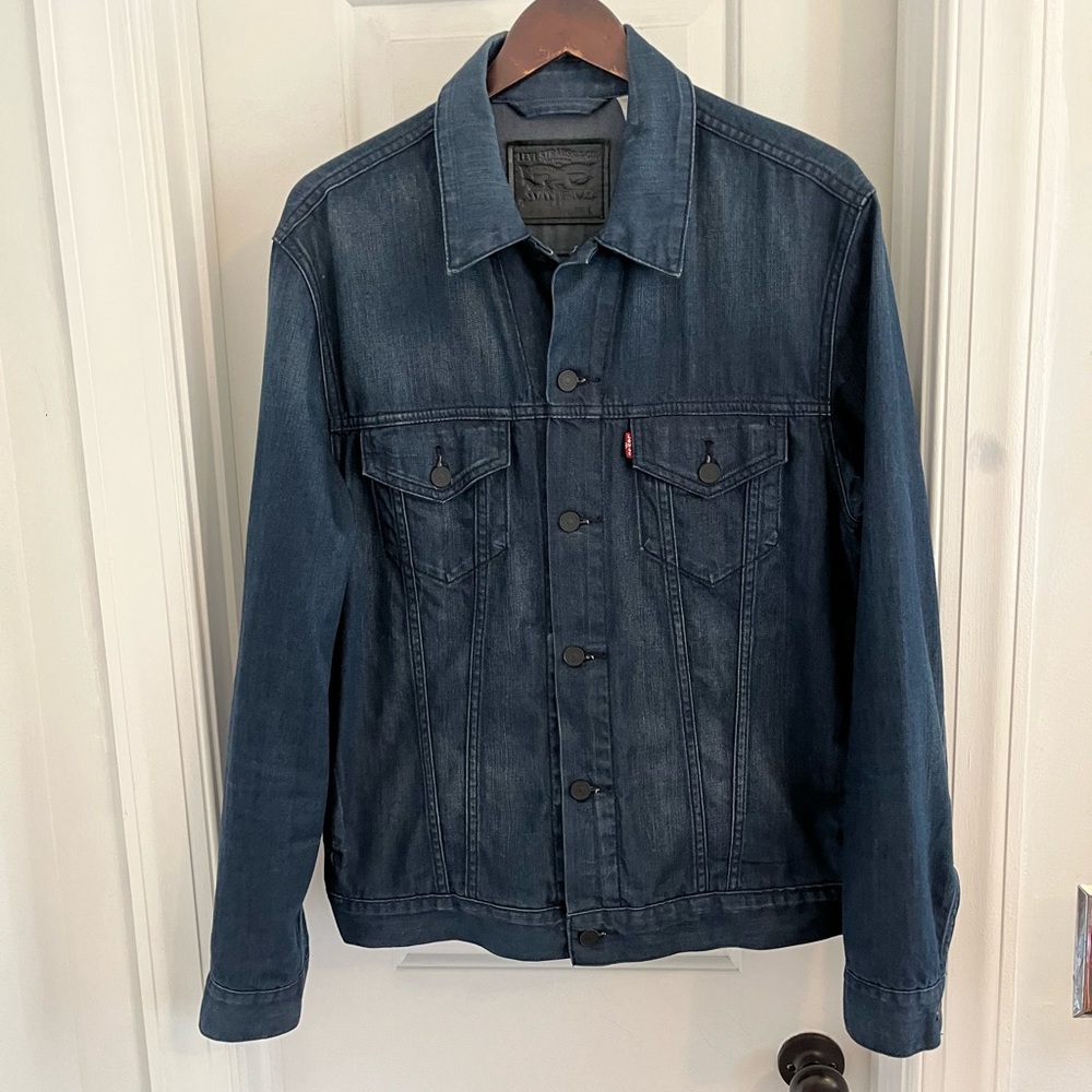 Levi’s Dark Indigo Denim Trucker Jacket L